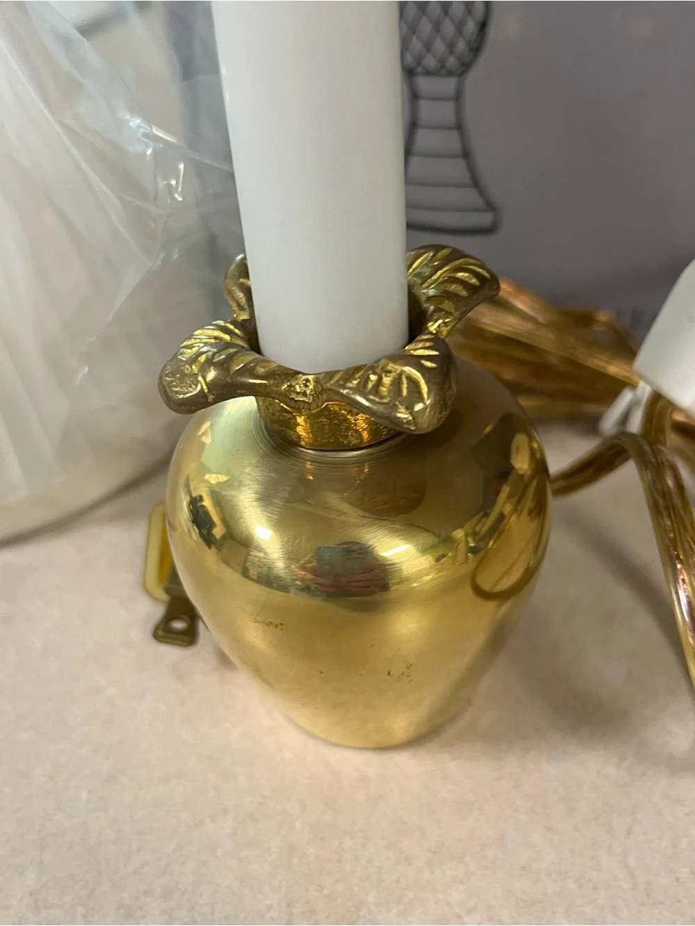 Gold Pineapple Accent Lamp Base with White Bulb Sleeve new in box